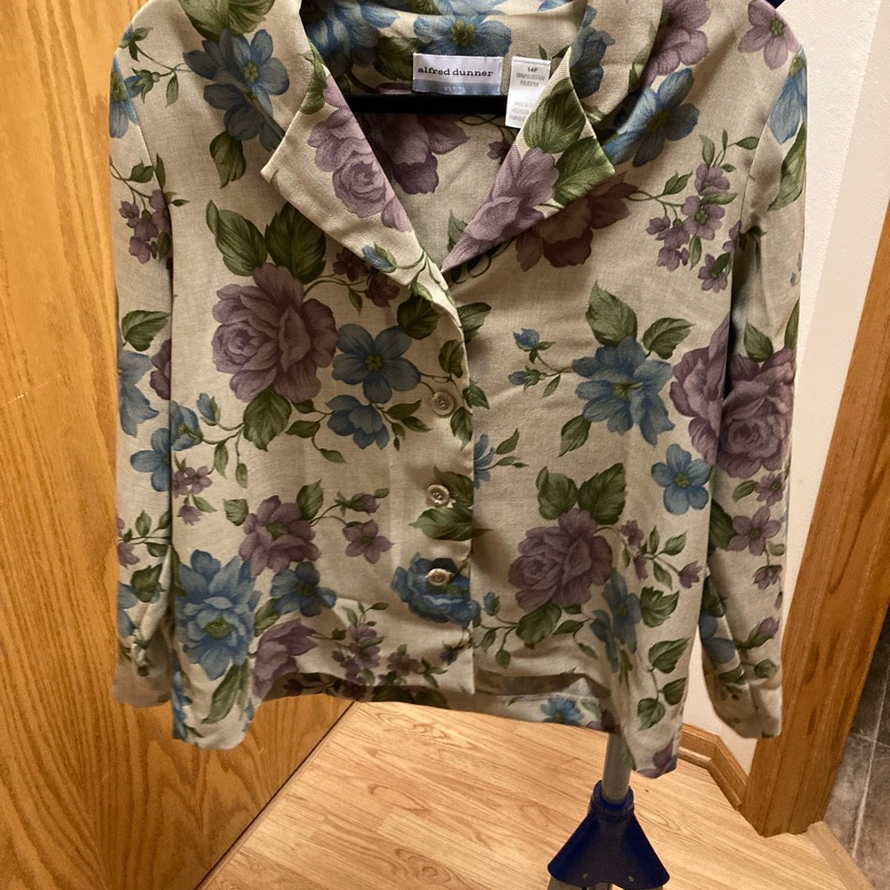 Tan Floral blue and purple Women's Blazer